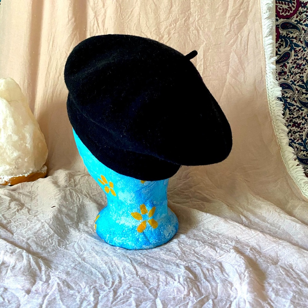 Women’s Black French Beret Hat